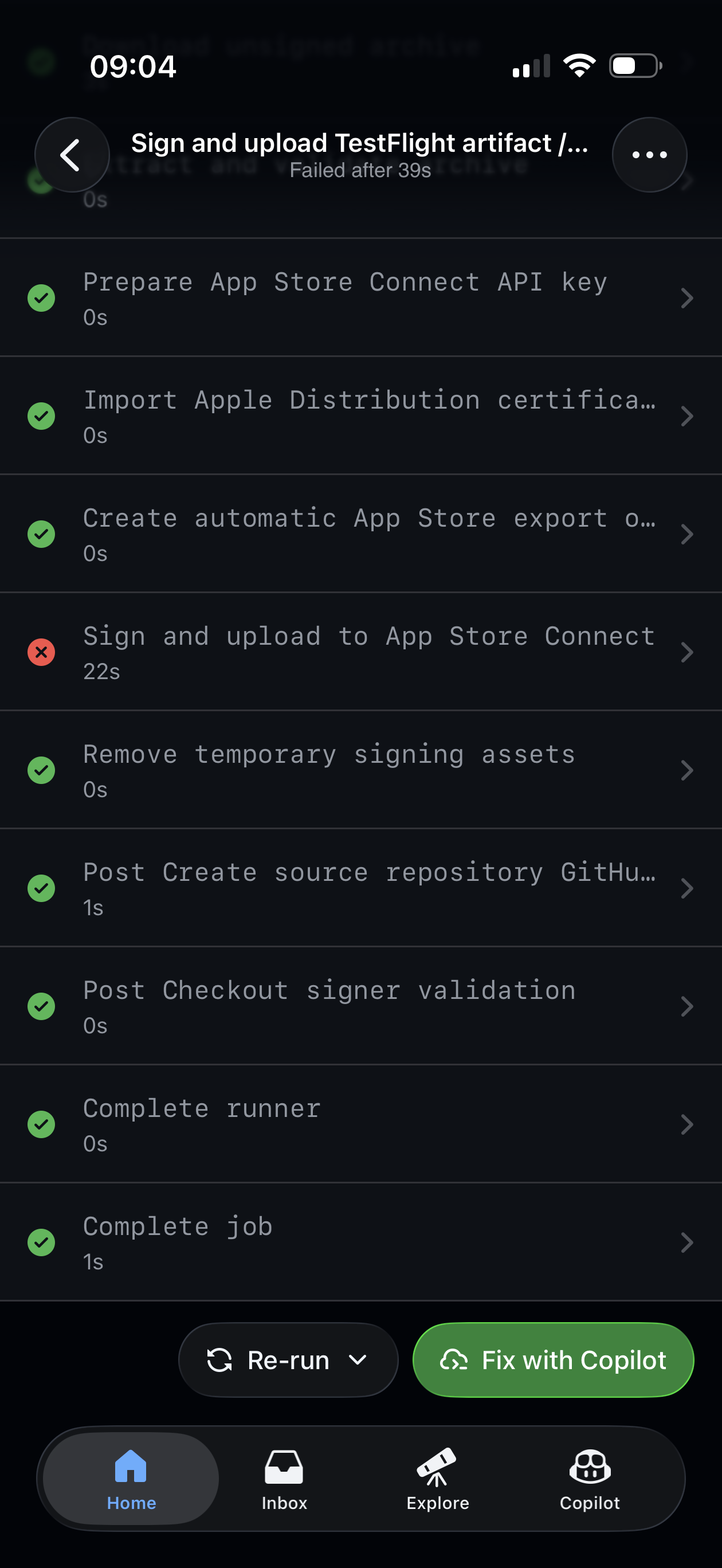 Lista kroków z błędem Sign and upload to App Store Connect